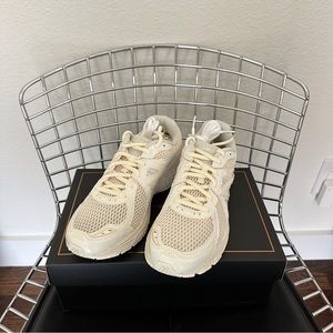 ALD x New Balance 860v2 in White